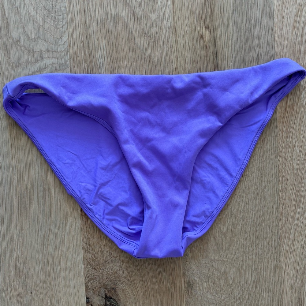Left on Friday Wear To bottom size large in Paradise